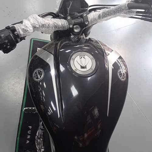 Imagen 2 de 25 de Benelli 502 C