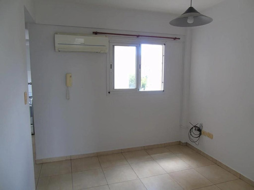 Imagen 6 de 9 de Monoambiente En Venta En La Plata 14 Entre 44 45 Y Al Frente Con Balcon .