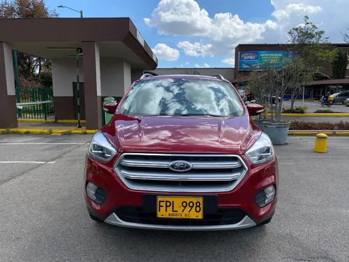Ford Escape 2.0 TITANIUM AT 4X2