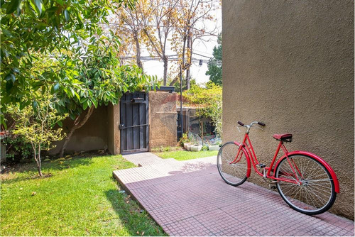 Casa 7d - 4b Calle Irlanda En Las Condes.