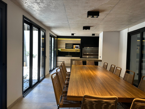 Aivi I - Parque Leloir : Duplex 3 Ambientes + Jardin