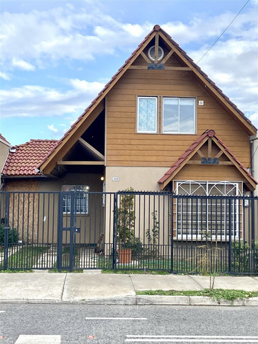 Amplia Casa En Arriendo De 3 Dorm. 3 Baños En Curicó