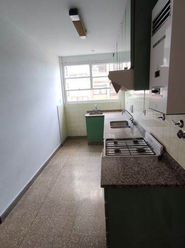 Imagen 3 de 11 de Departamento 4 Ambientes Con Cochera-10º Piso- Excelente Ubicacion!