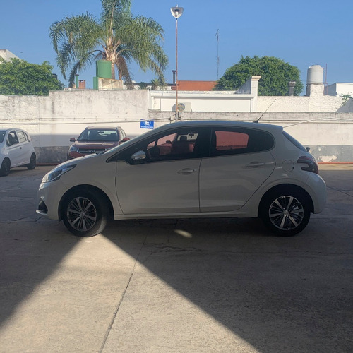 Imagen 8 de 15 de Peugeot 208 1.6 Feline | Usados Certificados | 13