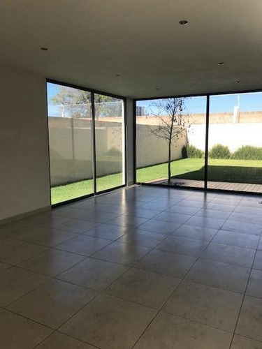 Imagen 8 de 30 de Casa En Venta En Fraccionamiento Xochitlcali