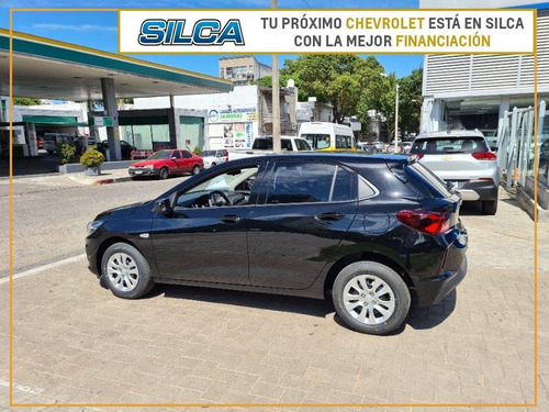 Chevrolet Onix Lt 2021 Negro 0km
