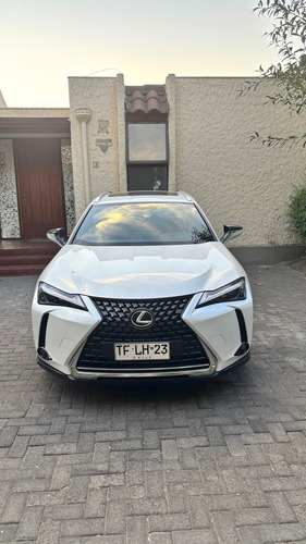 Lexus UX 2.0 200