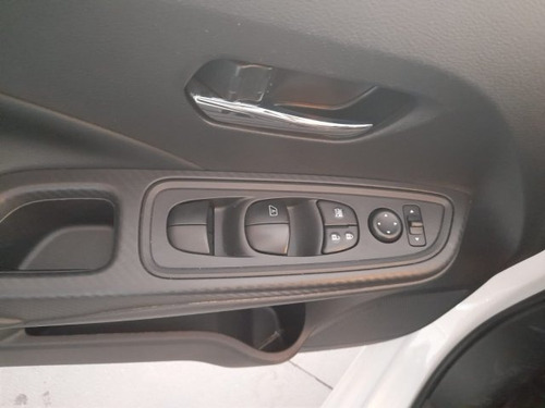 Imagem 9 de 10 de Versa 1.6 16v Flex Sense Manual