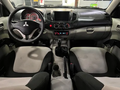 Mitsubishi L200 Sportero 2.5 Basica 2013