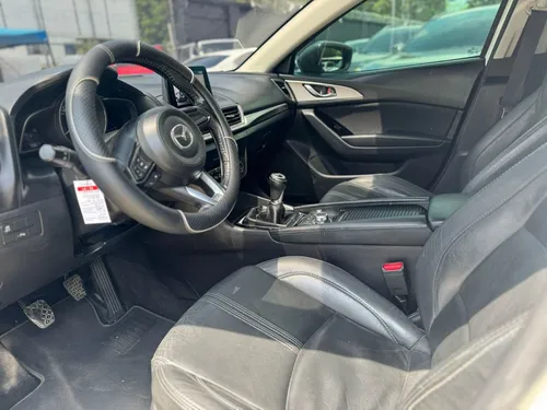 Mazda 3 Touring
