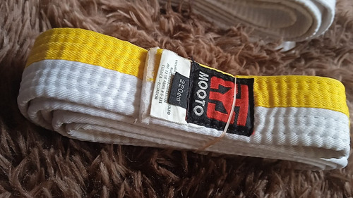Cinturón Taekwondo Blanco Y Blanco Amarillo .los Dos En 6,50
