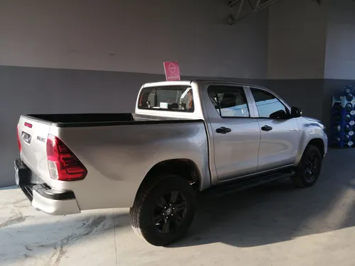 Toyota Hilux 2.7 SR Doble Cabina Mt