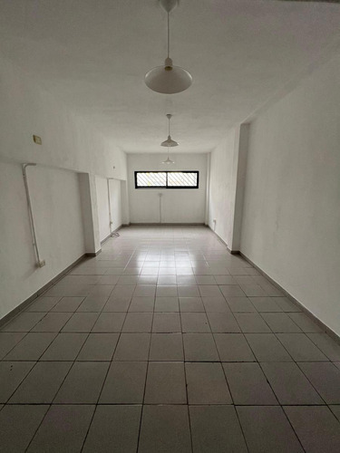 Alquilo Oficina En Alberdi-córdoba-zona:plaza Colón