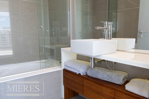 Pent-house 2 Dormitorios En Venta- Playa Mansa (ref: Atm-7398)