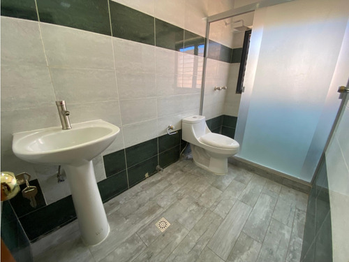 Venta. Apartamento (ph). Valle Arriba. Caracas. (mmv)