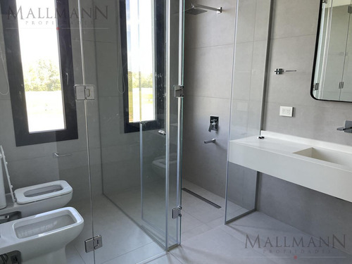 Venta/alquiler Casa 7 Amb Vista Laguna/golf En La Calesa, Pilará