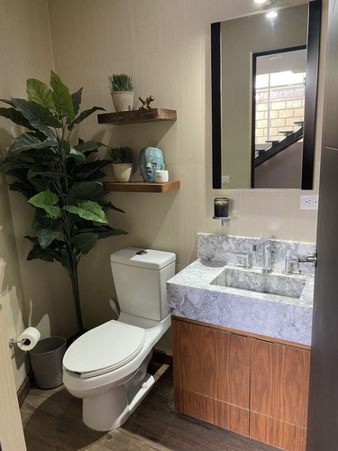 Casa En Venta En Huertas La Joya Queretaro, Con Alberca Y 4 Recamaras.