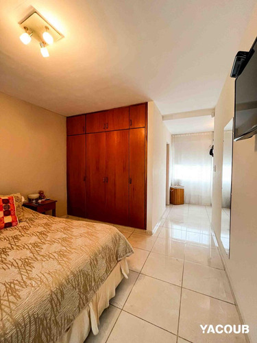 Casa En Venta - 3 Dormitorios 3 Baños - 300mts2 - Lisandro Olmos
