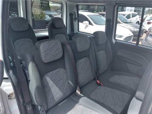 Imagem 11 de 12 de Fiat Doblo 1.8 Mpi Essence 7l 16v Flex 4p Manual