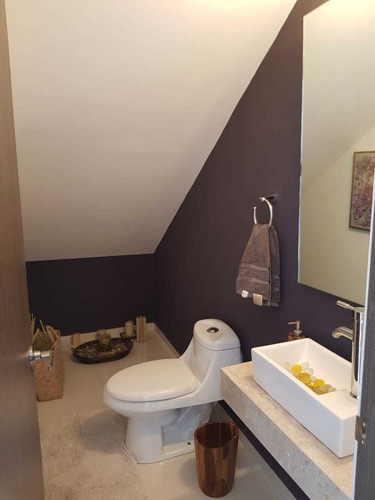 Imagen 25 de 30 de Venta Espectacular Casa En Cumbres Del Lago!