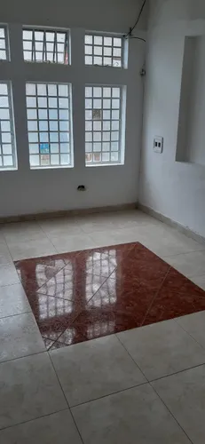 Casa De 3 Pisos Estilo Ingles