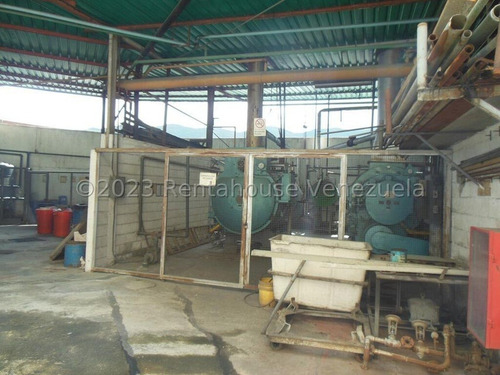 Edificio Industrial Con Mucho Potencial En Venta En La Yaguara Smb 24-10718 Yy