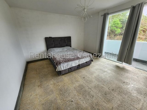 Casa En Venta Remodelada Con Terraza Descubierta Urb Estancia El Retiro San Antonio De Los Altos Fanny Calderon Rentahouse