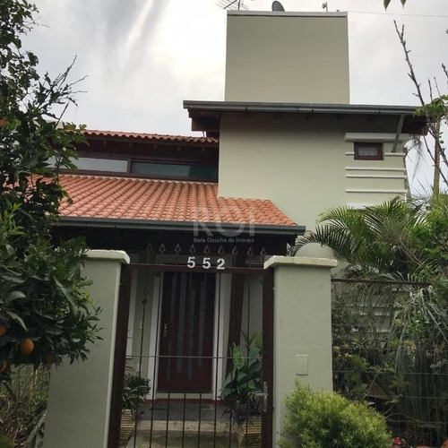 Casa Em Cantegril Com 5 Dormitórios - Ot7647