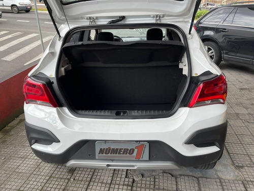 Imagem 8 de 12 de Chevrolet Onix Activ 1.4
