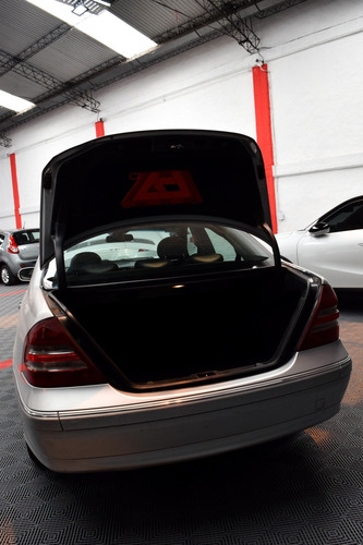 Imagen 10 de 18 de Mercedes-benz 220 C220 Cdi 2005