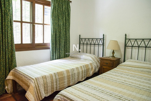 Casa En Venta En Cantegril- Ref: 3670