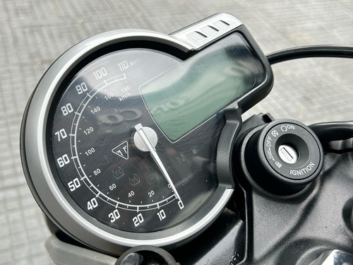 Triumph Speed 400 Año 2024 - Hilton Motors Co.
