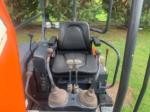 Imagen 8 de 10 de Miniexcavadora Hitachi Ex17u