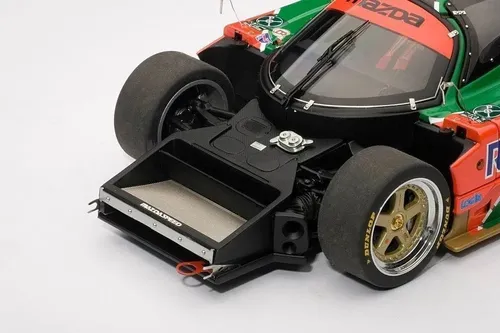 Miniatura Mazda 787b Le Mans Winner Autoart 1/18 Miniatura Mazda 787b Le Mans Winner Autoart 1/18