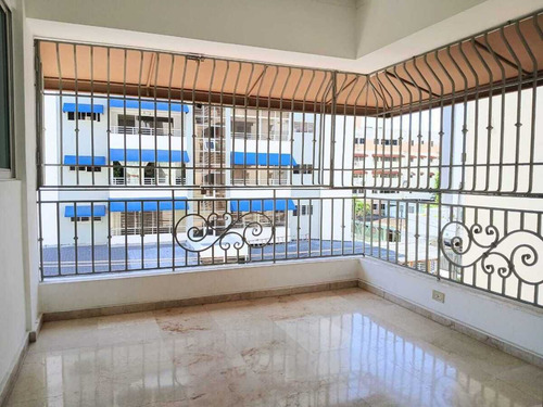 Urbanización Real, Apartamento En Alquiler De 3 Habitaciones