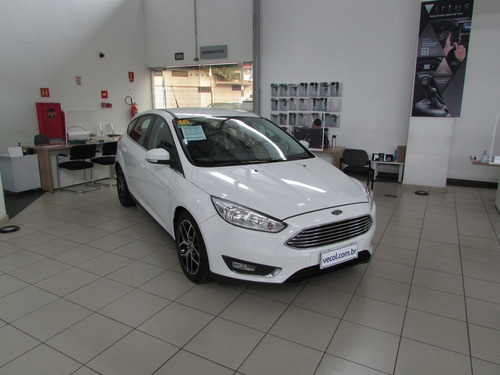 Ford Focus Hatch 2.0 16v 4p Titanium Flex