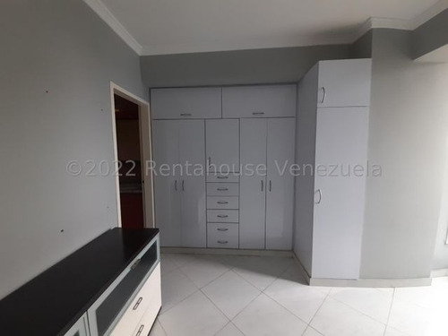 Imagen 12 de 20 de Apartamento En Venta Zona Centro De Maracay, 23-13616 Hc