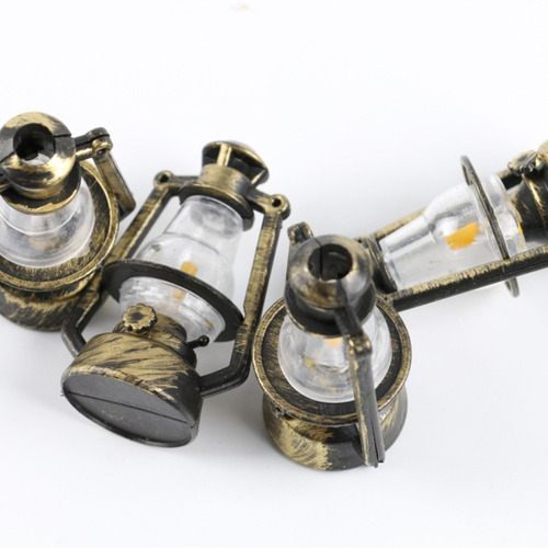 Imagen 4 de 8 de 6pcs Retro Kerosene Lámpara Prop Portátil Luz Lámpara De La