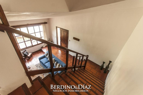 Casa En Venta En Pinares- Ref: 589