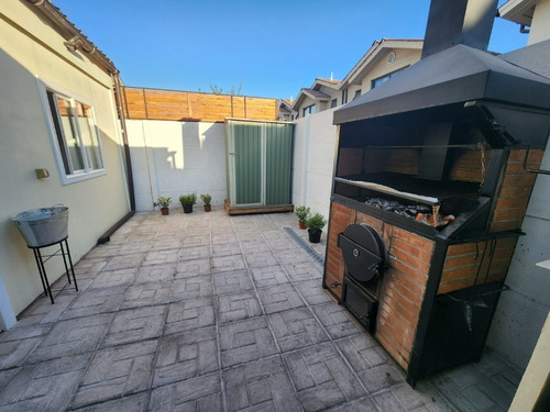 Imagen 10 de 25 de Hermosa Casa Remodelada - 143mts2. 3d + 3b. 2 Pisos. Terraza