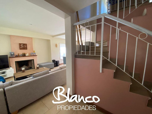 Muy Linda Casa A La Venta En El Barrio La Lomada - Pilar
