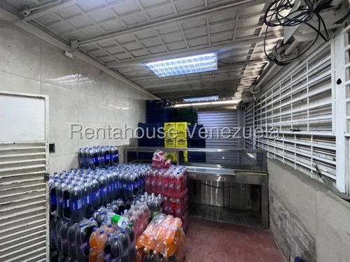 Maritza Lucena Vende Negocio Lunchería En Centro De Barquisimeto, Luz Y Agua Constante, Con Santa María, Cava Cuarto, Lavaplatos Industrial, Mesones, Vigilancia.