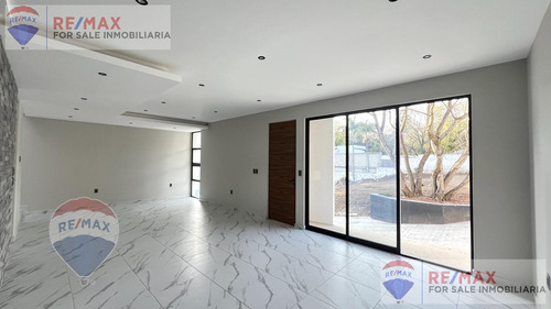 Venta De Casa Nueva En Lomas De Atzingo, Cuernavacaclave 4893