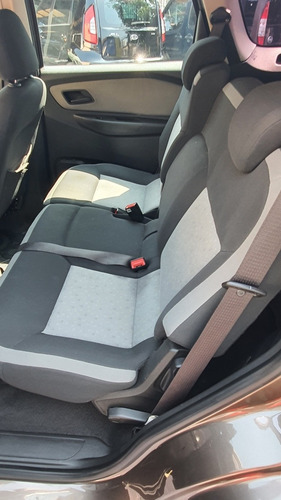 Imagem 5 de 9 de Chevrolet Spin 2016 1.8 Lt 5l Aut. 5p