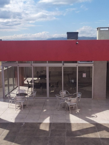Imagen 8 de 11 de Departamento 2 Dormitorios En Carlos Paz. Gran Patio C/asador.