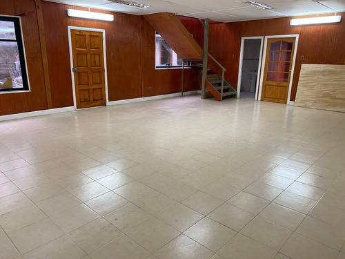 Excelente Local Comercial Frente A Estadio Regional