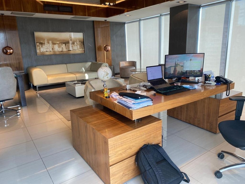 Imagen 7 de 17 de Se Vende Amplia Oficina Amoblada En Excelente Ubicación