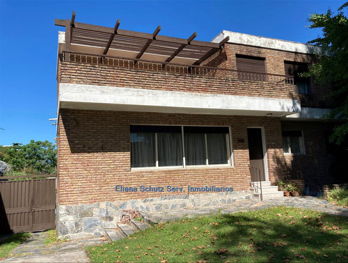 Imagen 2 de 18 de Venta Casa 4 Dormitorios Garages Fondo Punta Gorda