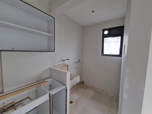 Imagen 10 de 18 de Departamento 202 En Hermoso Condominio Con Rg A La Venta