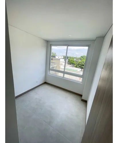 Alquilo Apartamento En C.r Portus 3.52- La Flora